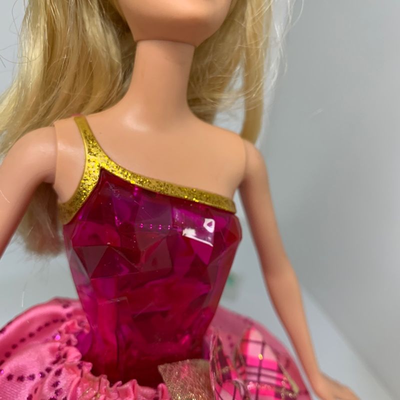 Boneca Barbie - Escola de Princesas - Desapegos de Roupas quase novas ou  nunca usadas para bebês, crianças e mamães. 236060