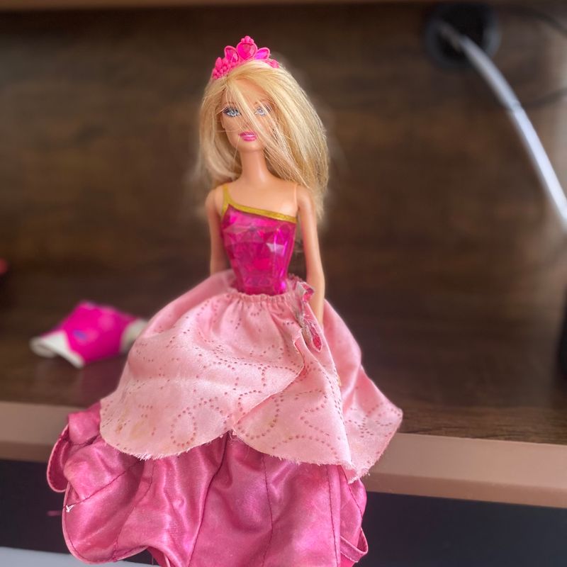 Boneca Barbie - Escola de Princesas - Desapegos de Roupas quase