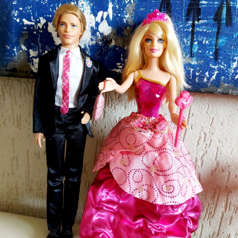 Boneca Barbie - Escola de Princesas - Desapegos de Roupas quase