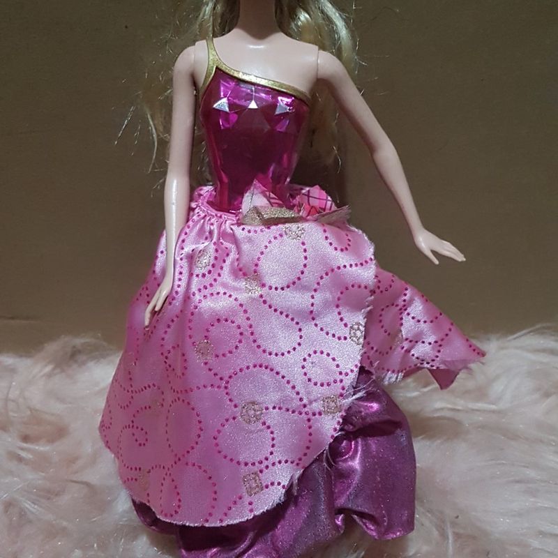 Barbie Escola de Princesas. - pockett.