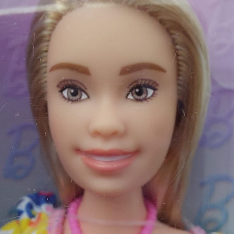 Mattel lança boneca Barbie com Síndrome de Down após críticas