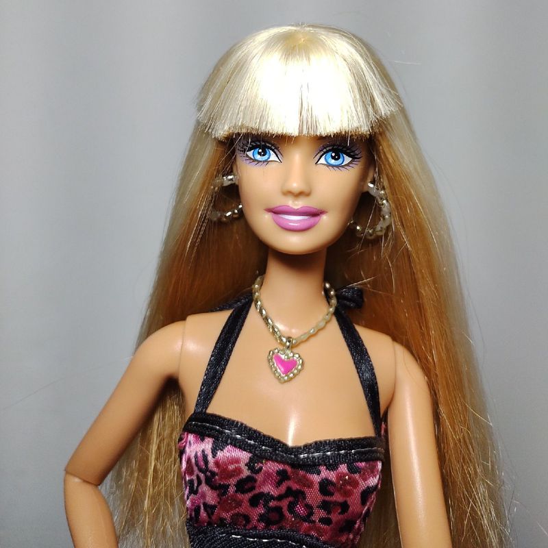 Boneca Barbie Quero Ser Atriz de Cinema Mattel Vestido Roxo