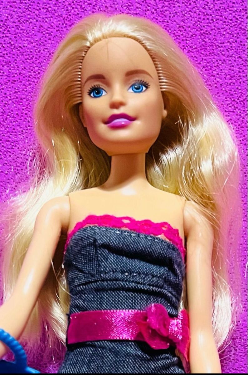 Roupinhas da Barbie e Acessórios | Brinquedo Mattel Usado 92873250 | enjoei