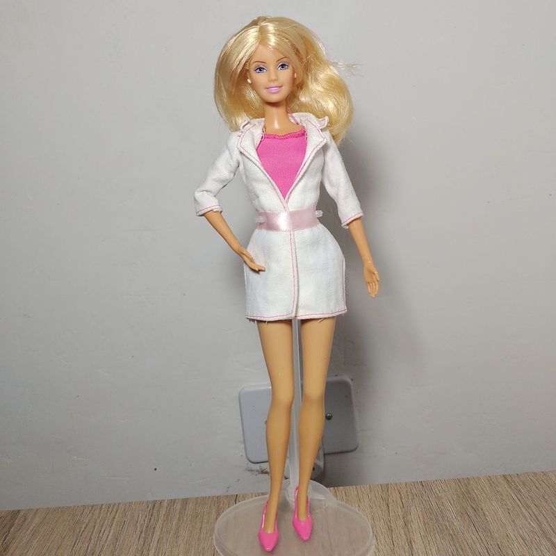 Boneca Barbie Medica Happy Family Pediatra Mattel Articulada Barbie Usado 96054673 enjoei