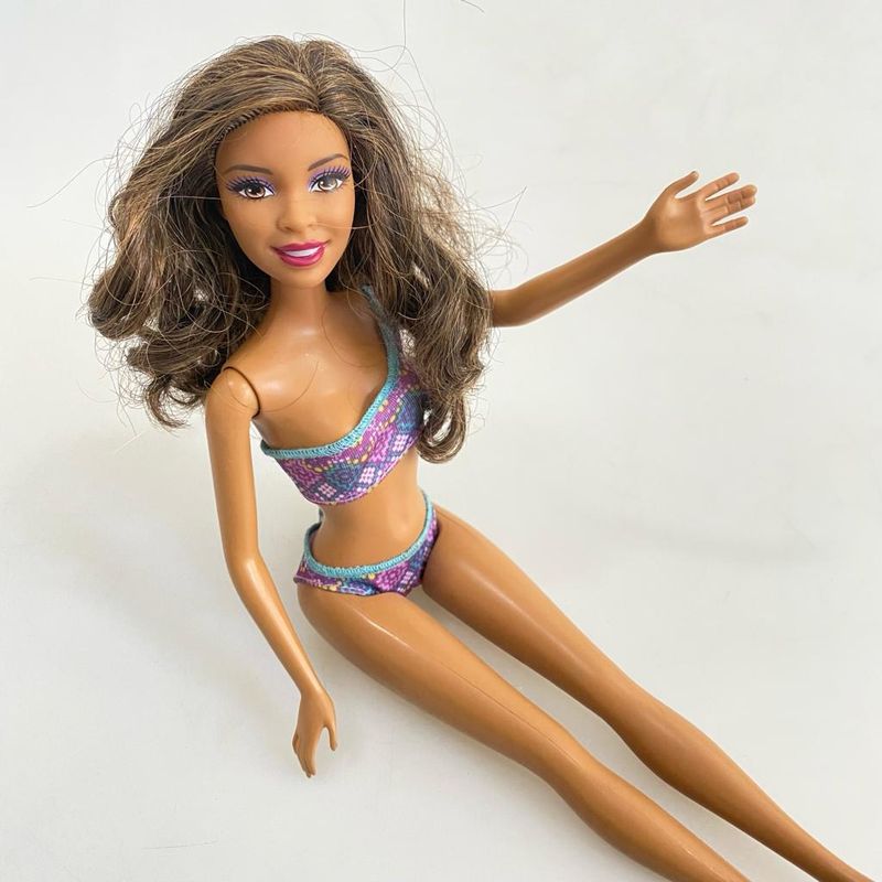 Boneca Barbie Morena Roupa de Praia