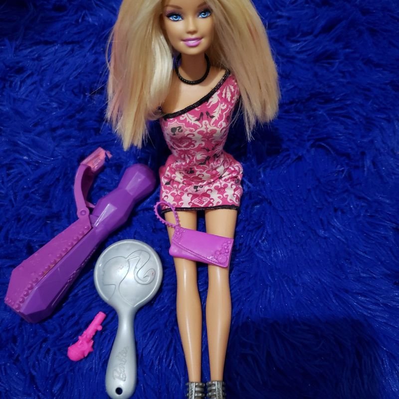 Vendo Barbie Original com Roupas Original, Brinquedo Barbie Usado 84110462