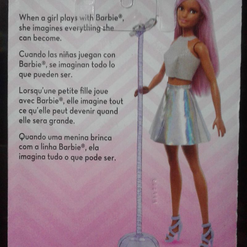 Comprar Boneca Barbie eu quero ser Cantora de Mattel