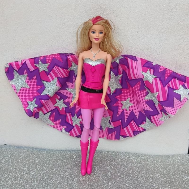 Super-heroínas podem salvar Mattel da queda da Barbie