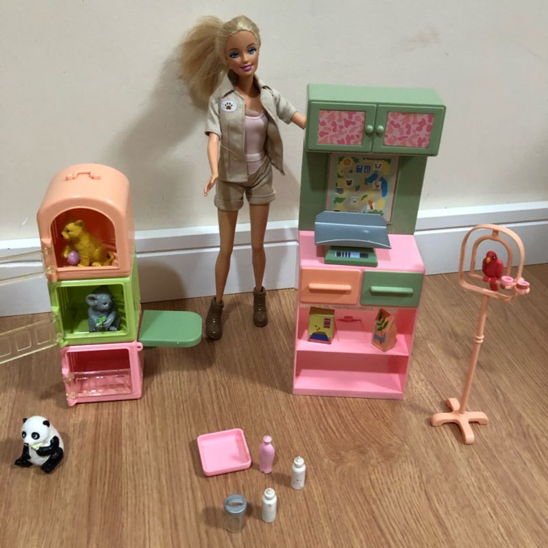 Boneca Barbie quero ser Veterinária