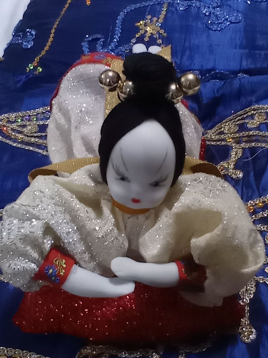Boneca Chinesa de Porcelana | Item de Decoração Emily's Usado 80052615 ...