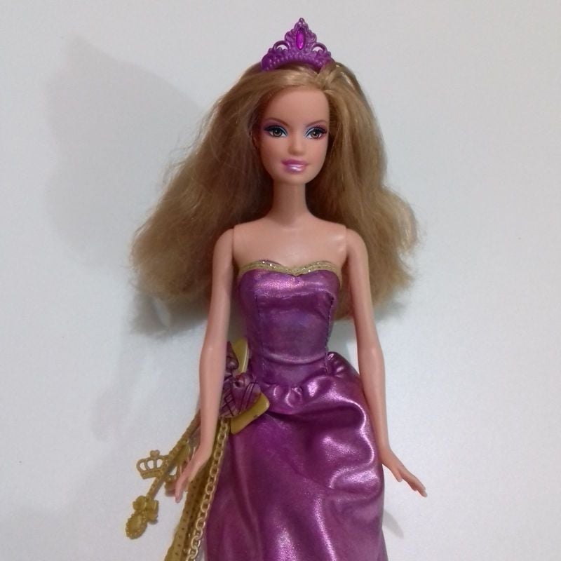 Barbie Escola de Princesas Delancy : : Brinquedos e Jogos