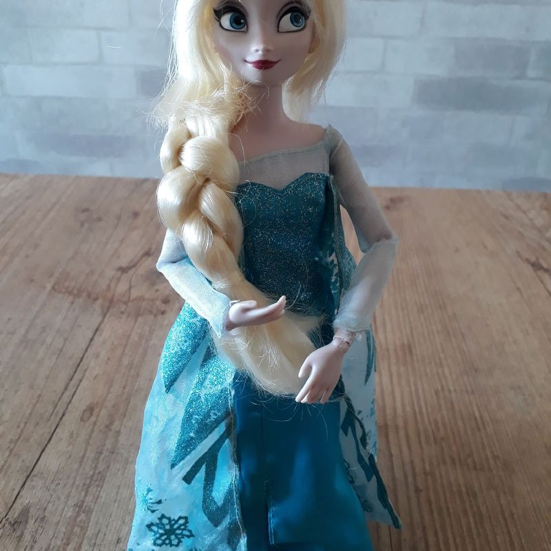 Elsa best sale classic doll