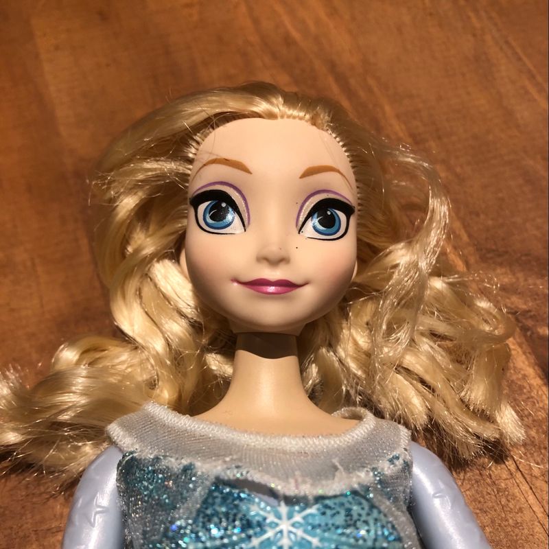 Boneca Frozen Elsa Patinadora - Mattel Cmt84