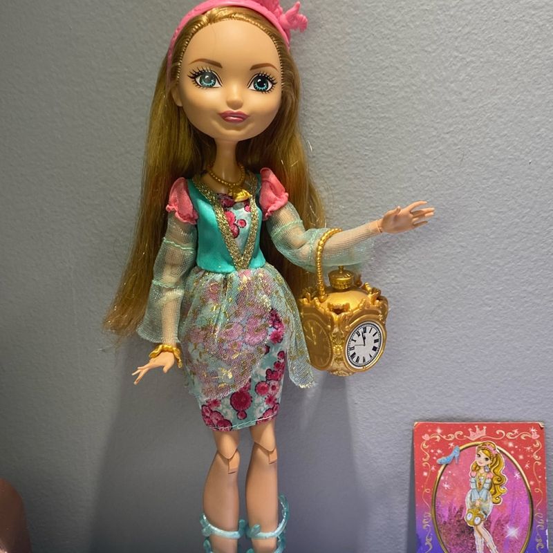 Boneca Articulada com Acessórios - Ever After High - Ashlynn Ella