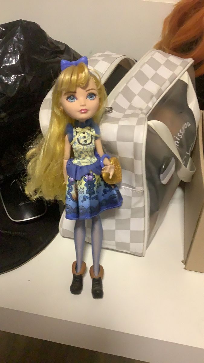 Boneca Ever After High Blondie Lockes Bonecas na Floresta - Mattel