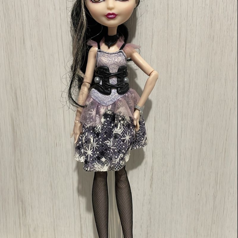 Boneca antiga pós monster high ever after high raven queen