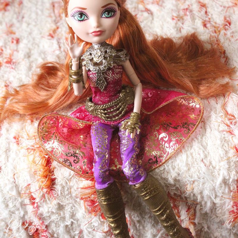 Boneca Ever After High Monster High Filha Rapunzel Açucarada