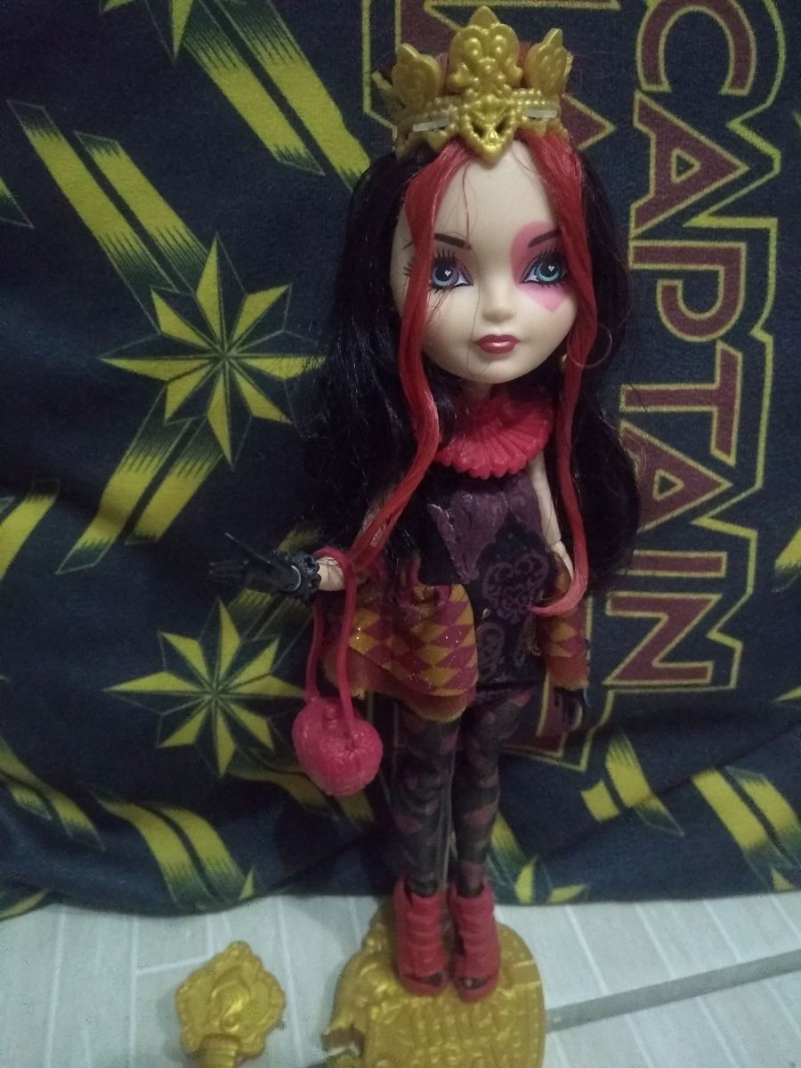 Boneca Lizzie Hearts Ever After High