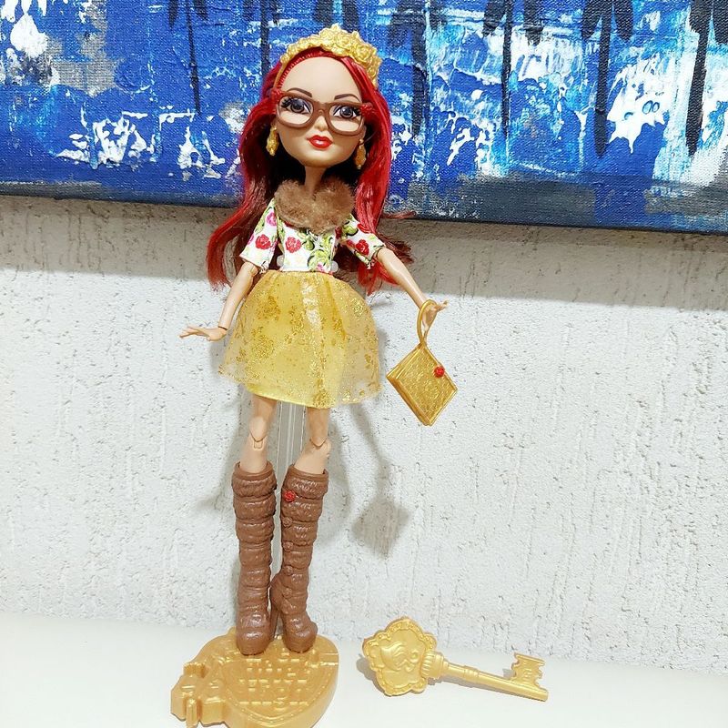 Boneca articulada com acessorios ever after high rosabella beauty