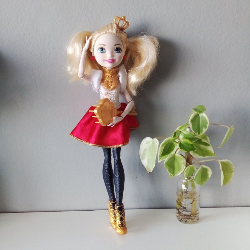 Boneca ever after high apple white mattel