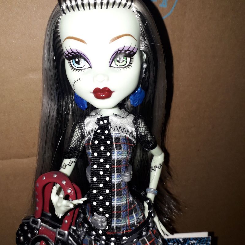 Boneca monster high Frankie Stein nude sucata - Taffy Shop