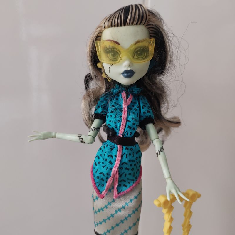 Boneca usada Frankie Stein gloom beach Mattel Monster high - Taffy
