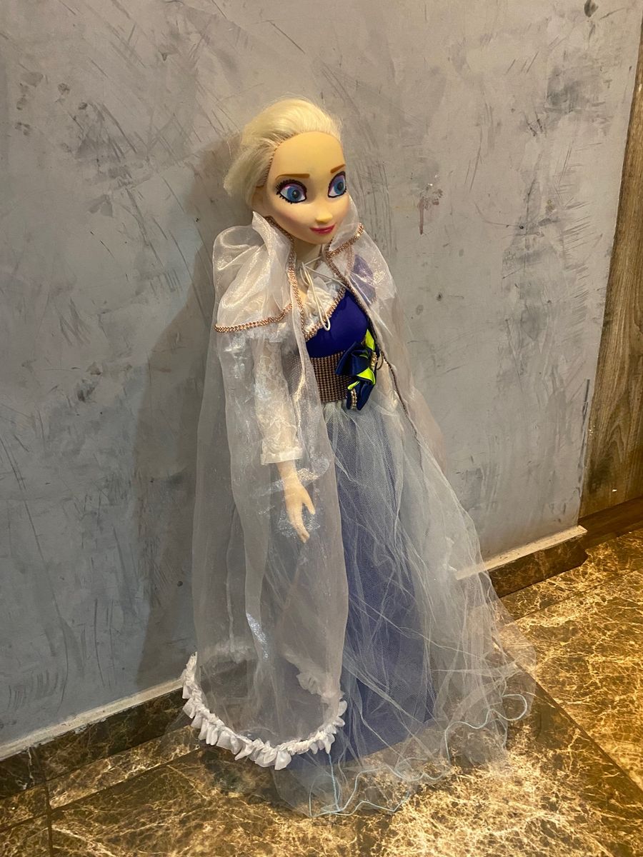 Boneca Frozen 1 Metro | Brinquedo Frozen Usado 84450112 | enjoei