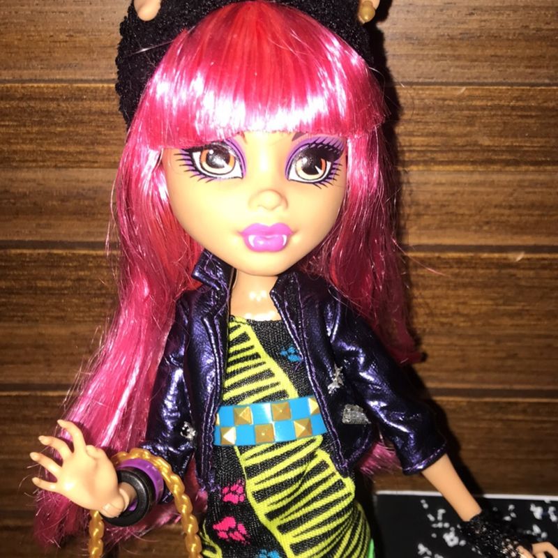 Boneca monster high 13 desejos howleen wolf mattel