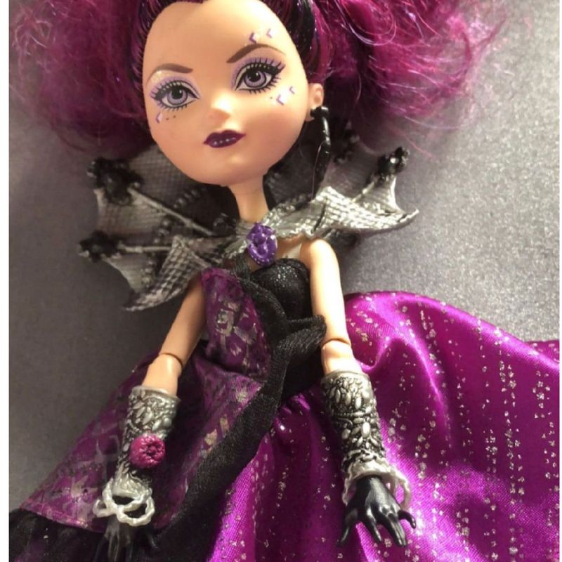 Boneca EVER AFTER HIGH Raven Queen Doll (Idade Mínima: 6 Anos - 12.9x4x2.3  cm)