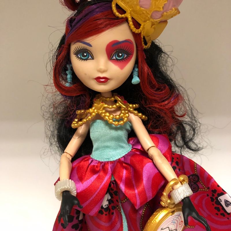 Boneca Lizzie Hearts - Ever After High