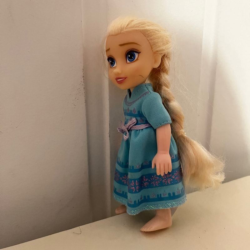 Elsa frozen store doll disney store