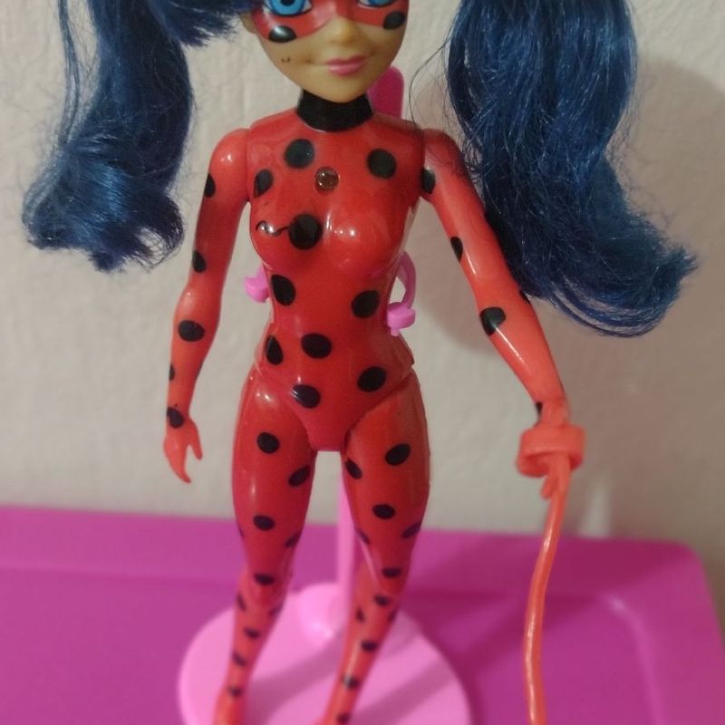 Boneca Miraculous Ladybug com Ioiô