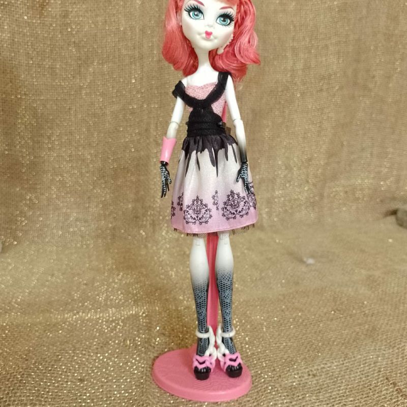 Boneca Antiga Doll Monster High Heath Burns da Mattel | Brinquedo Mattel  Usado 87277970 | enjoei