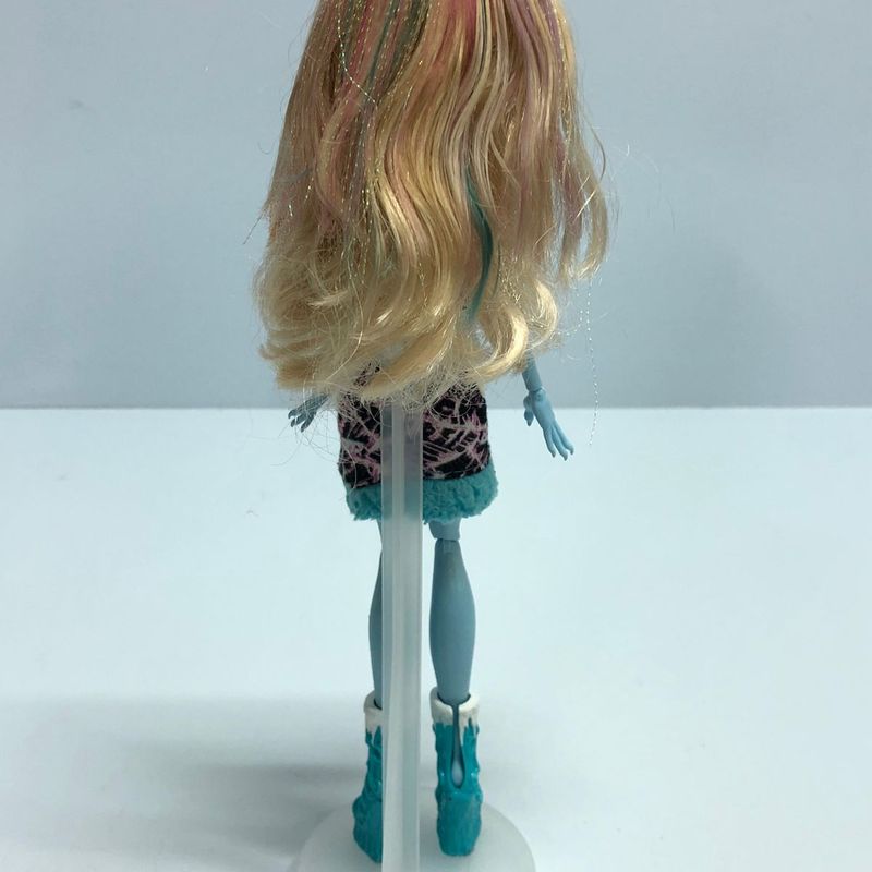 Boneca articulada com acessorios ever after high ashlynn ella mattel