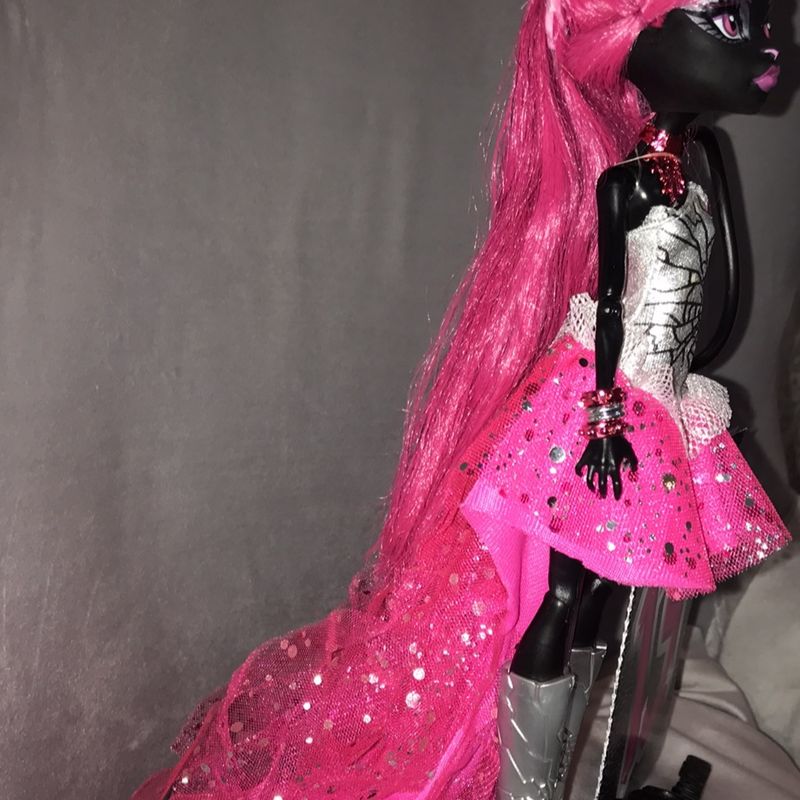 PRÉ-VENDA Boneca Monster High Catty Noir Doll (BGG74) - Mattel