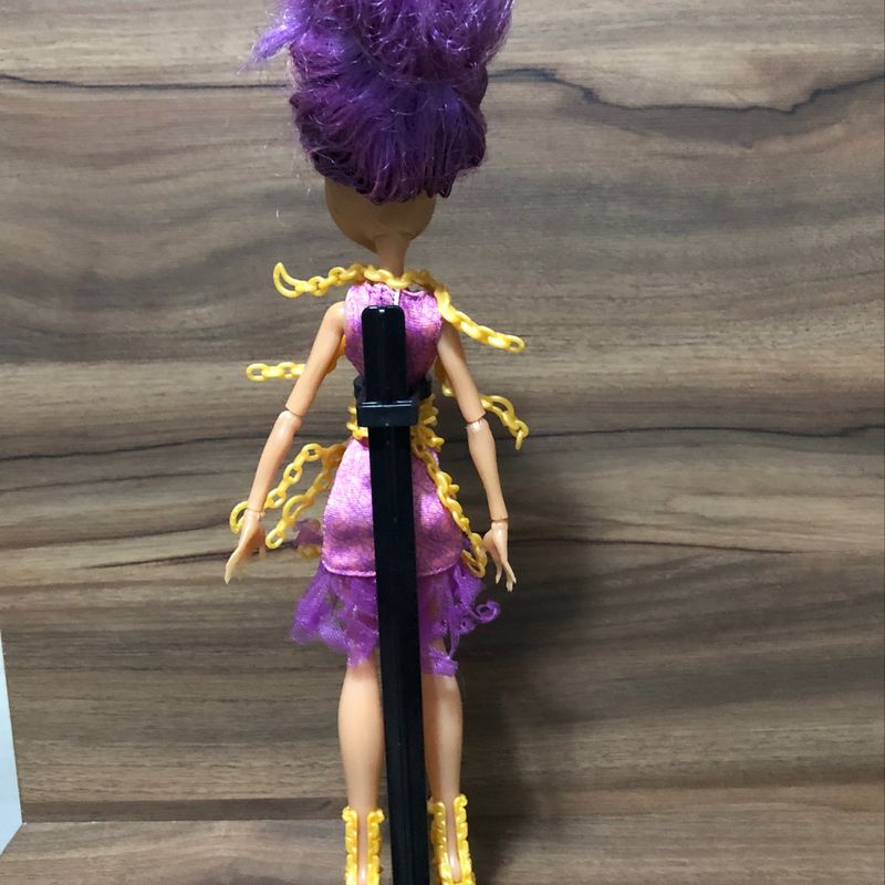 Monster High - Assombrada - Bonecas Básicas - Clawdeen