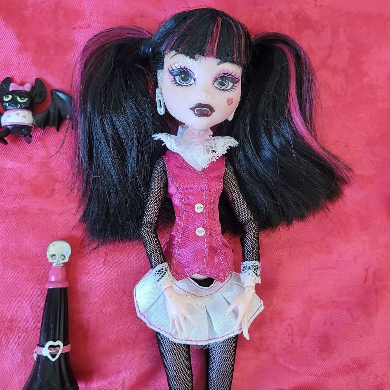 Boneca Monster high Draculaura básica