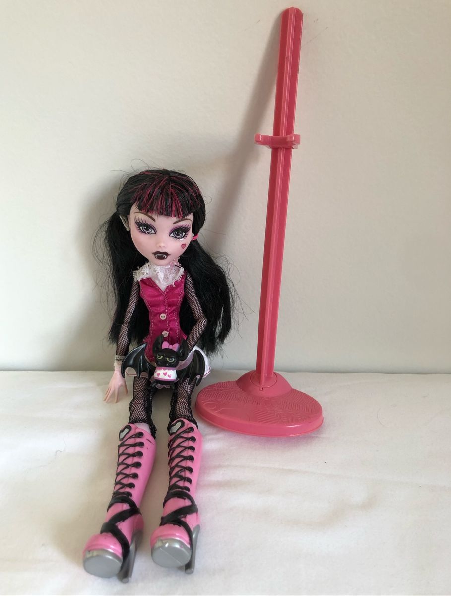 Boneca Monster High Draculaura Original Favourites Brinquedo Monster High  Usado 42236777 enjoei