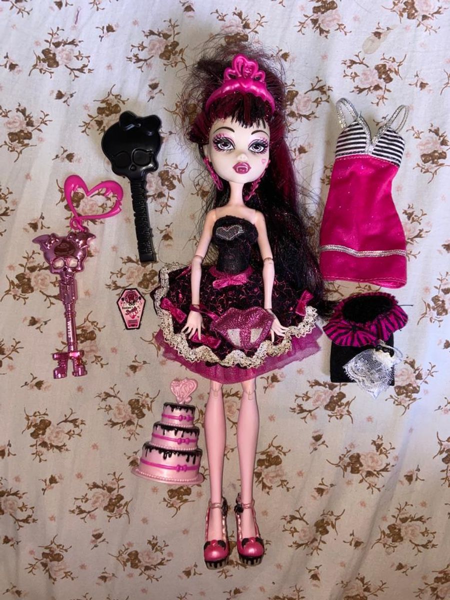 Boneca Draculaura 1600 Aniversário Monster High Mattel 09