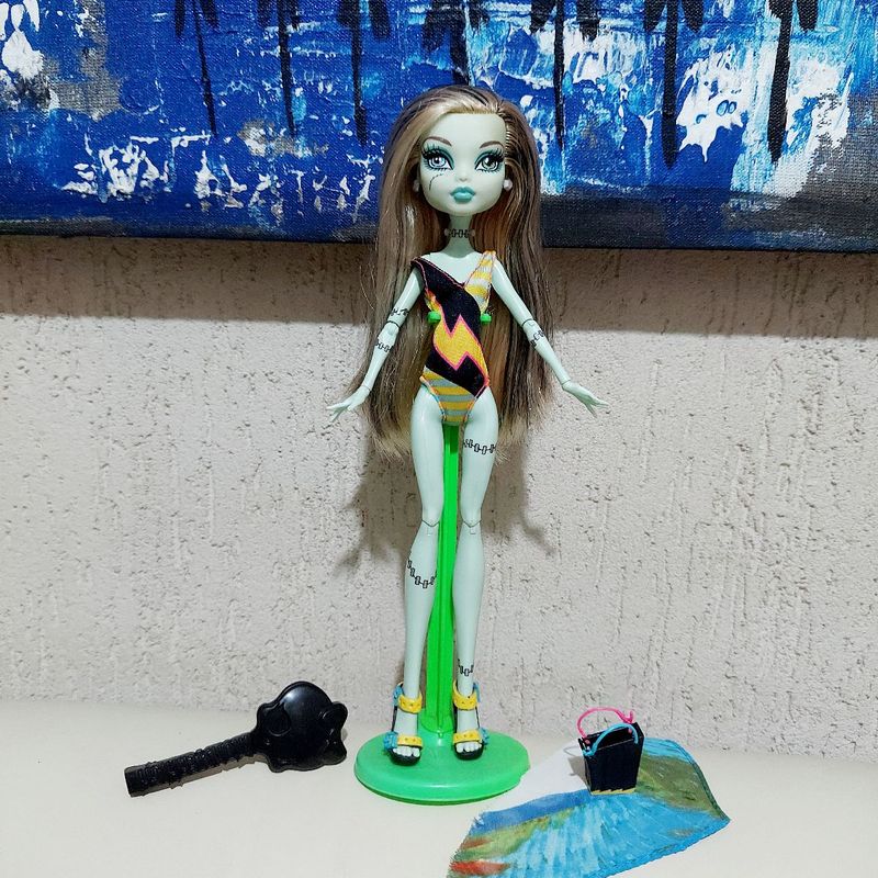 Boneca usada Frankie Stein gloom beach Mattel Monster high - Taffy