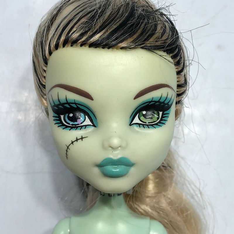 Boneca Monster High Frankie Stein, Coleção Passeio Shopping