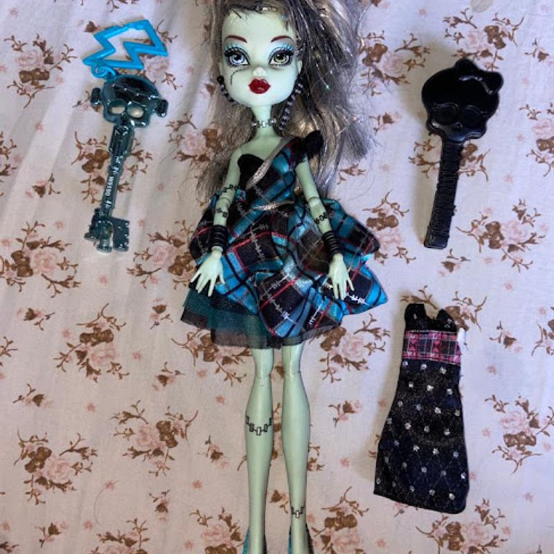 Boneca Monster High Frankie Stein coleção sweet 1600