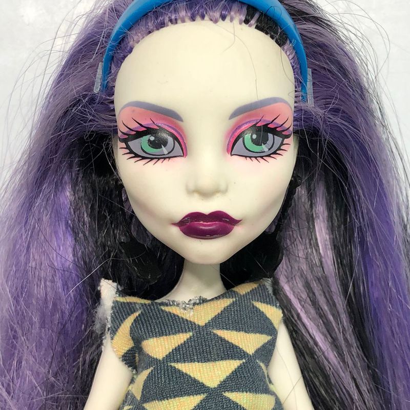 Boneca Monster High Spectra Vondergeist Assombrada - Mattel em Promoção na  Americanas