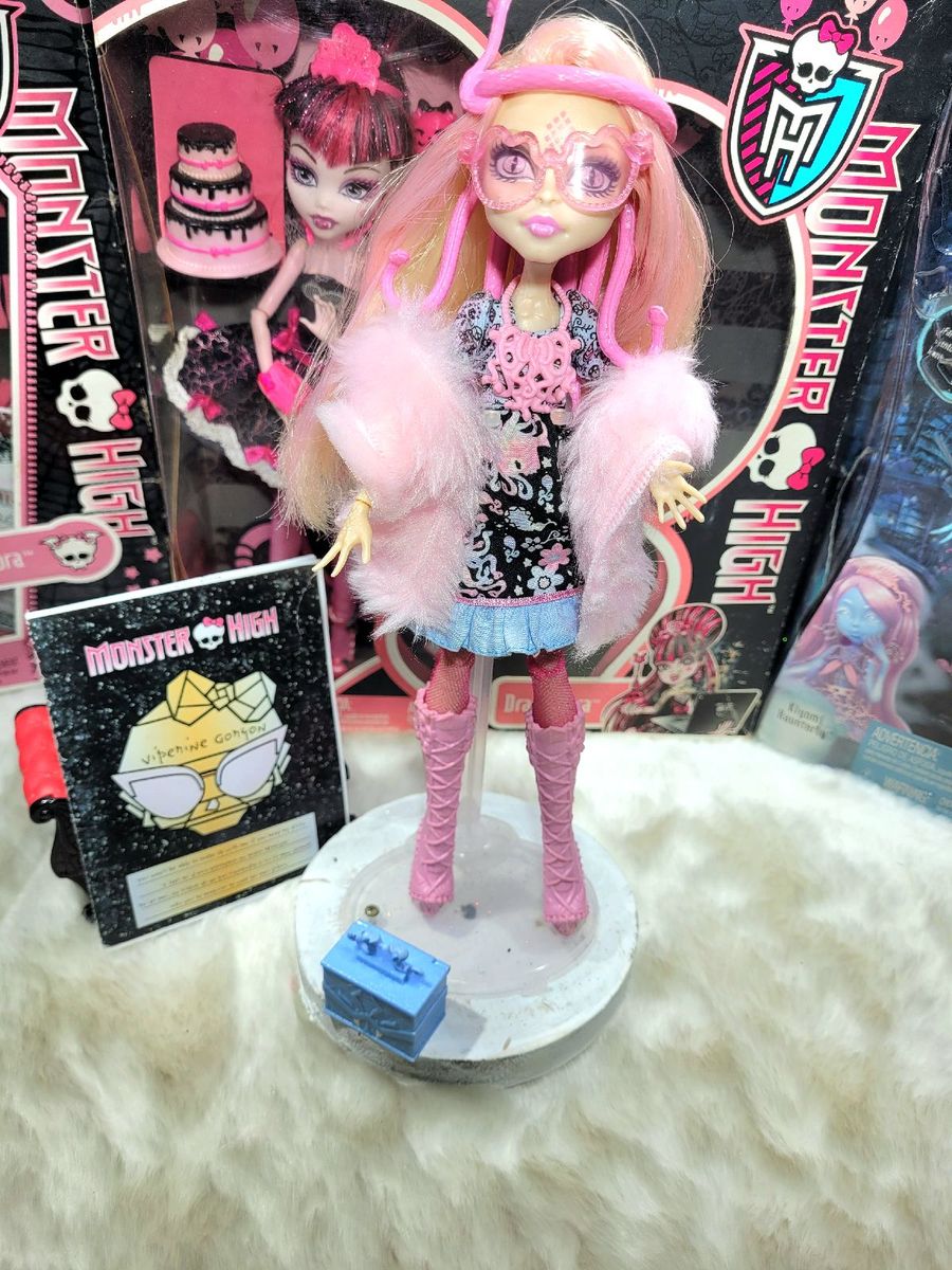 COMO FAZER MAQUIAGEM PARA BONECAS - Barbie, Monster High e outras 