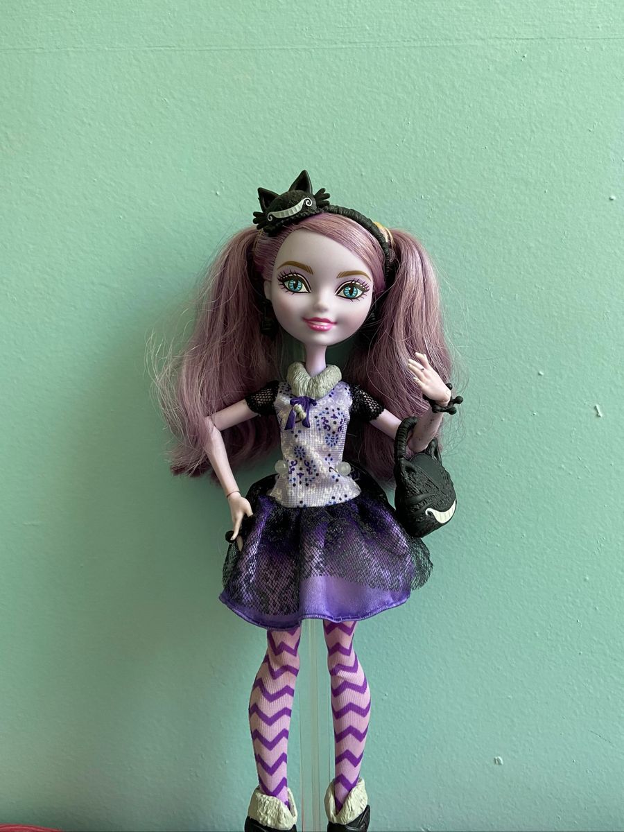 Boneca de Coleção Ever After High, Filha da Cinderela com Roupa