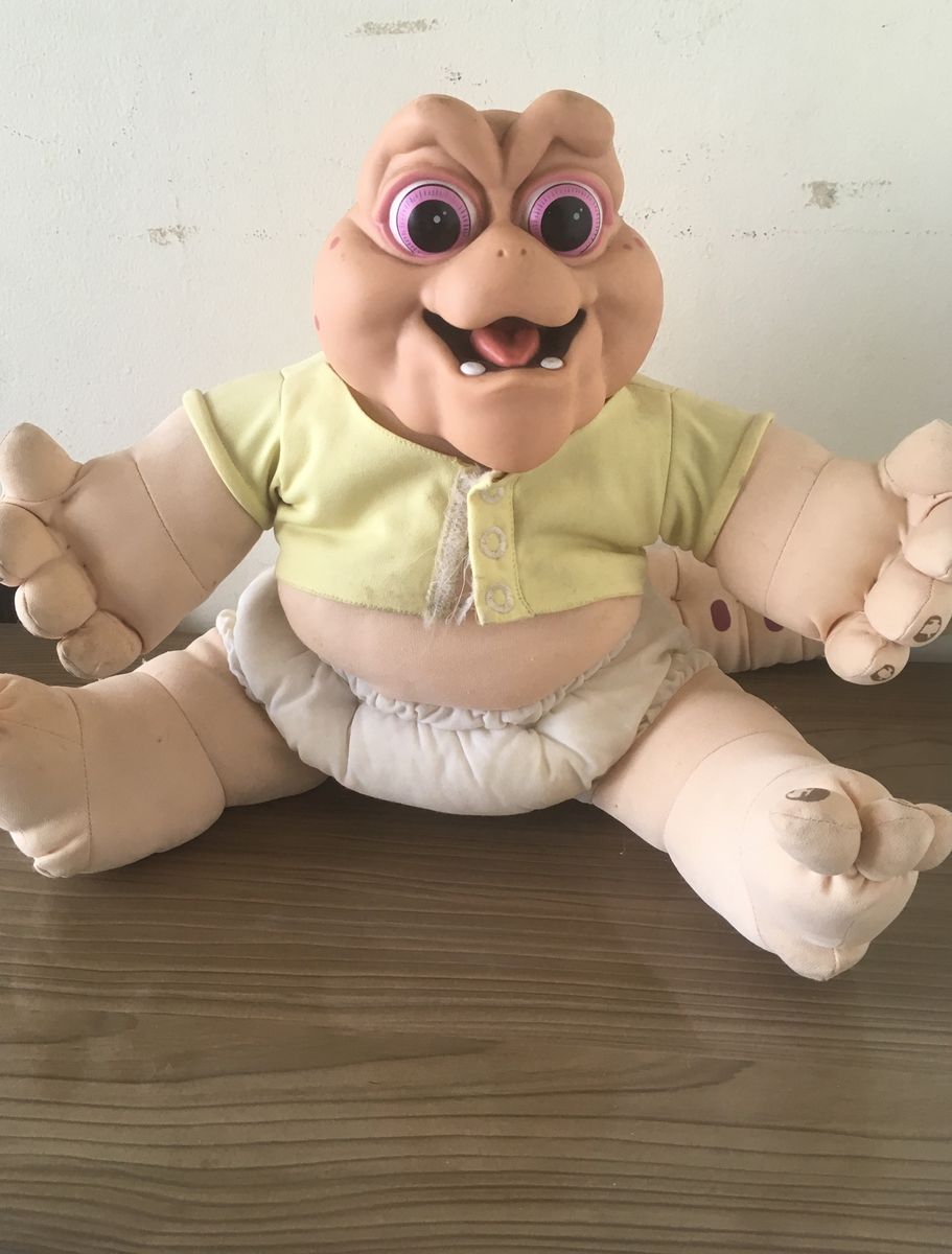 Boneco dinossauro baby