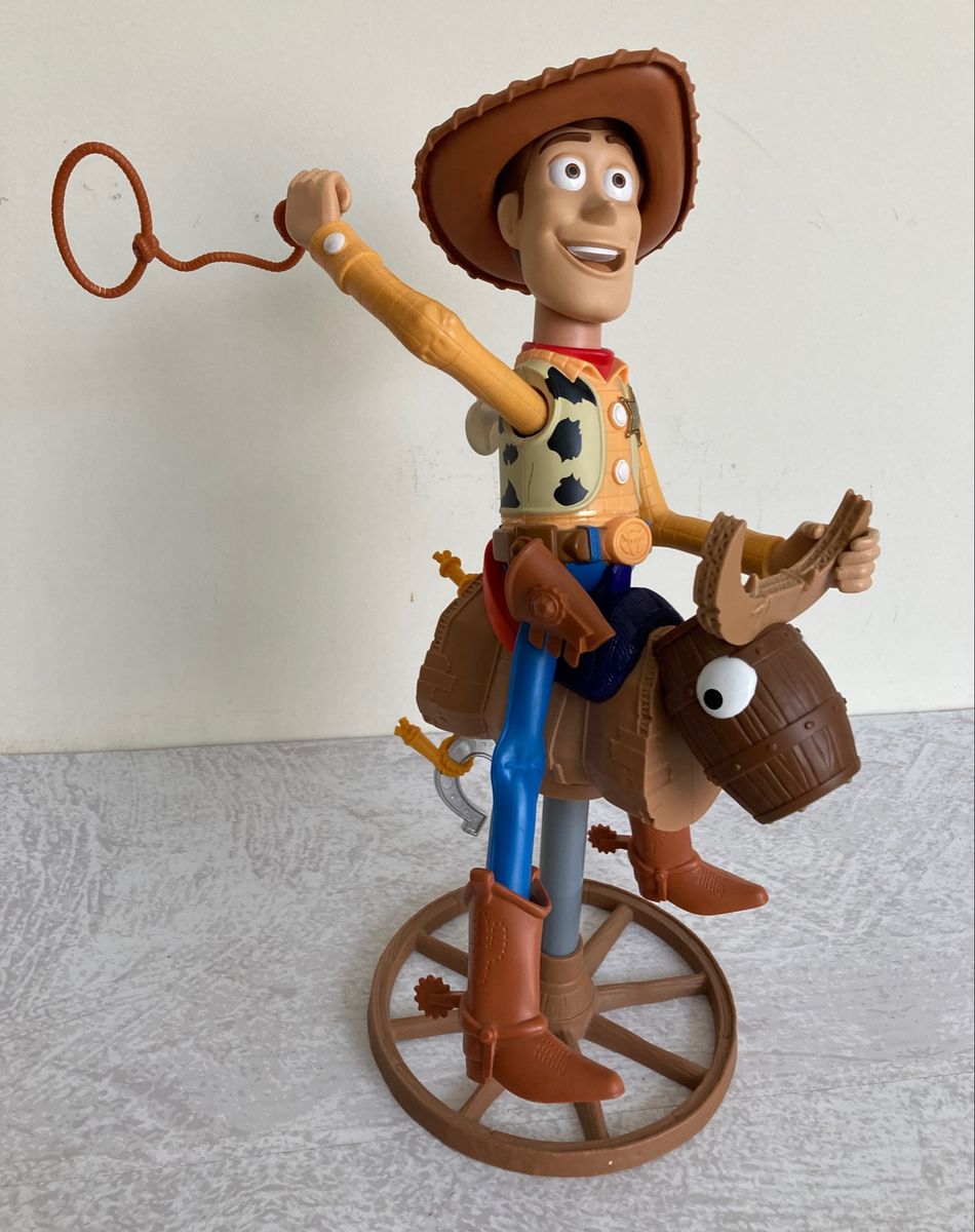 Boneco Cowboy Woody Toy Story Disney | Brinquedo Disney Usado 80774956 ...