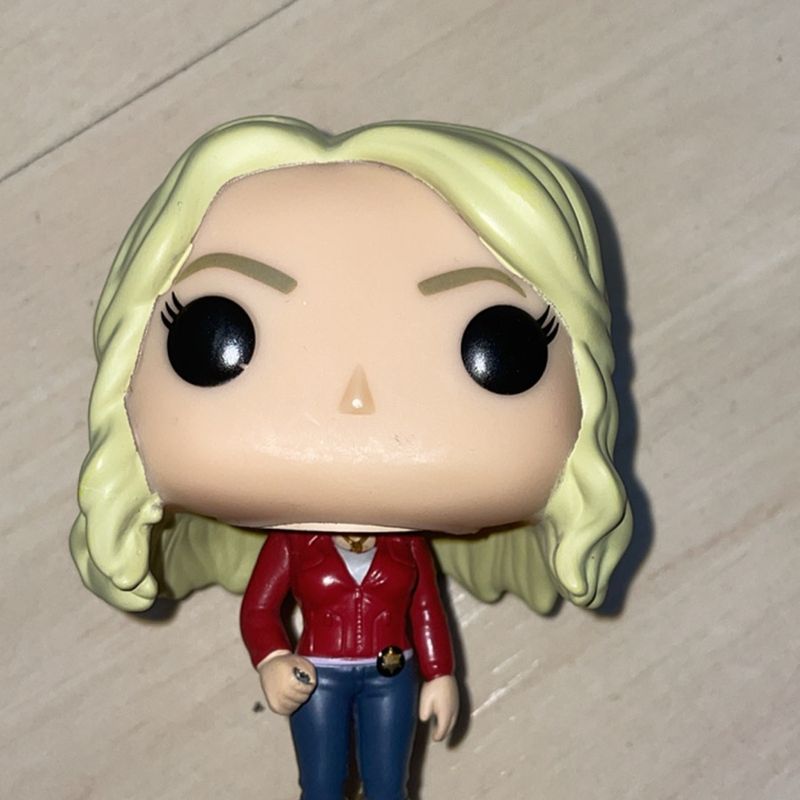 Emma swan on sale funko pop