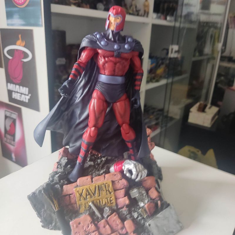 Boneco Magneto Marvel Select 17cm Produto Vintage e Retro