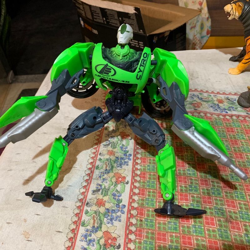 Bonecos max steel monstro, extra